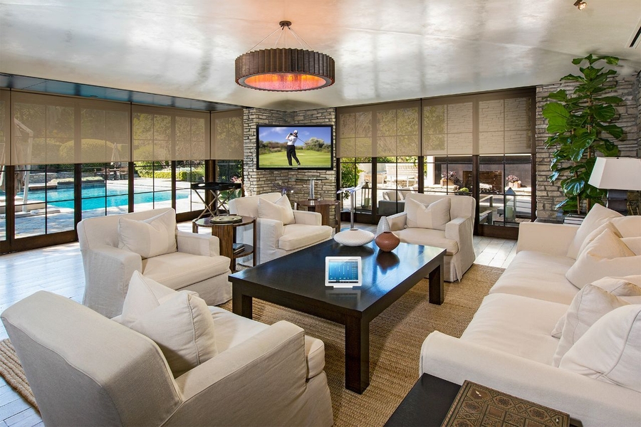 3 Benefits of Motorized Window Treatments vs. Manual Ones