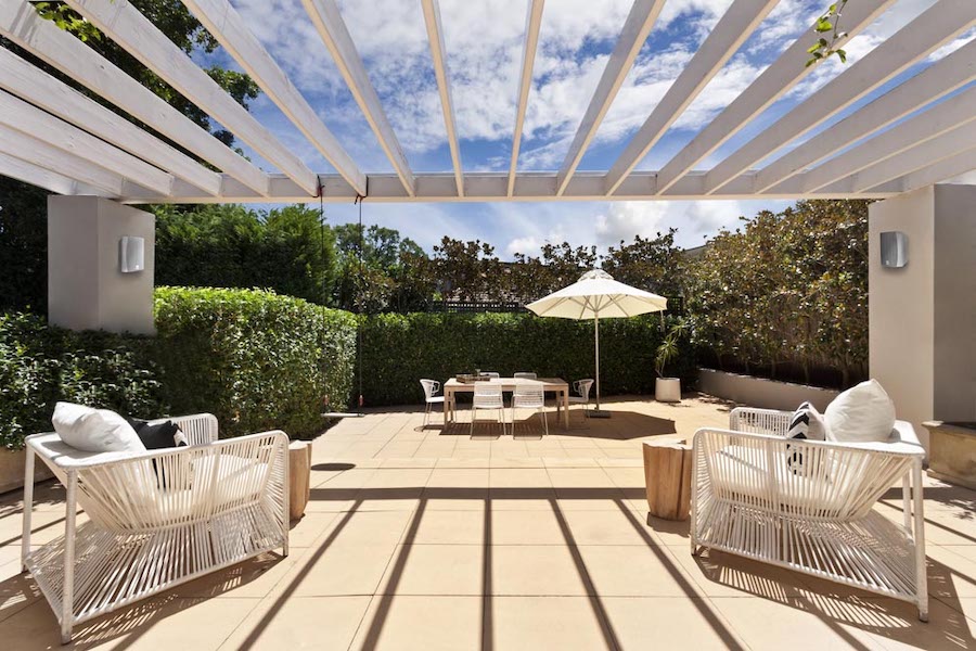 4 Benefits of an Outdoor Sound System